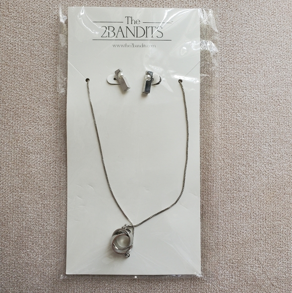 2Bandits JOSIE PEARL STUDS & TESSA CIRCLE necklace - Picture 2 of 5